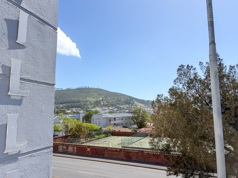 1 Bedroom Property for Sale in Oranjezicht Western Cape
